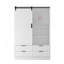 Garde-robe de chambre spacieuse avec tringle, tiroirs et tablettes ouvertes pour un grand rangement