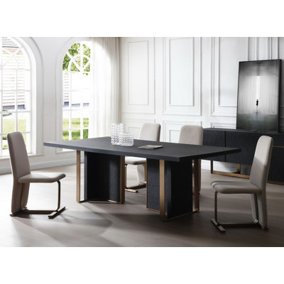 Presa Dining Table