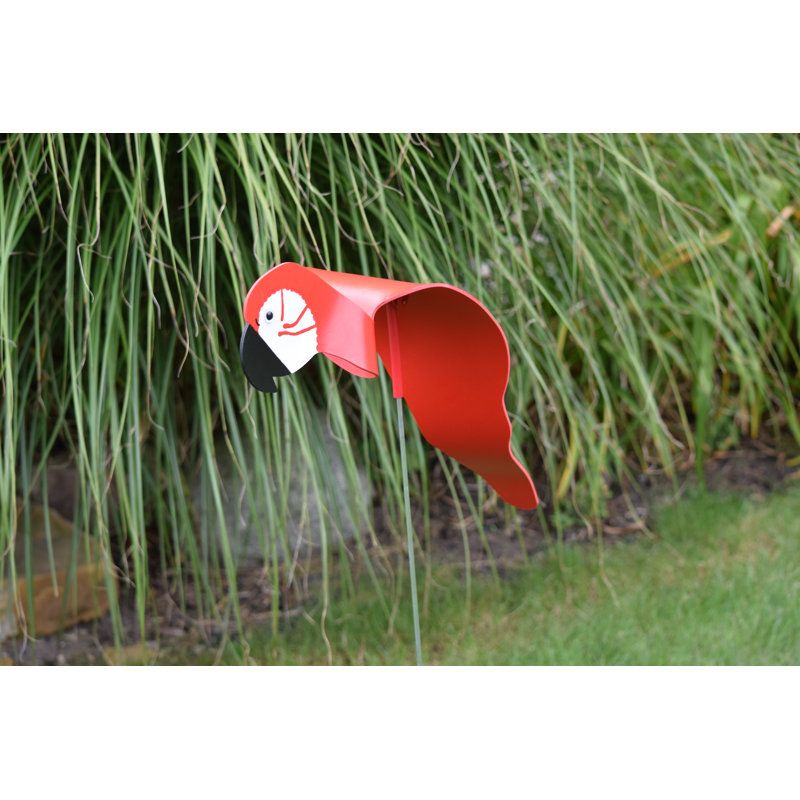 Art de jardin rouge ara