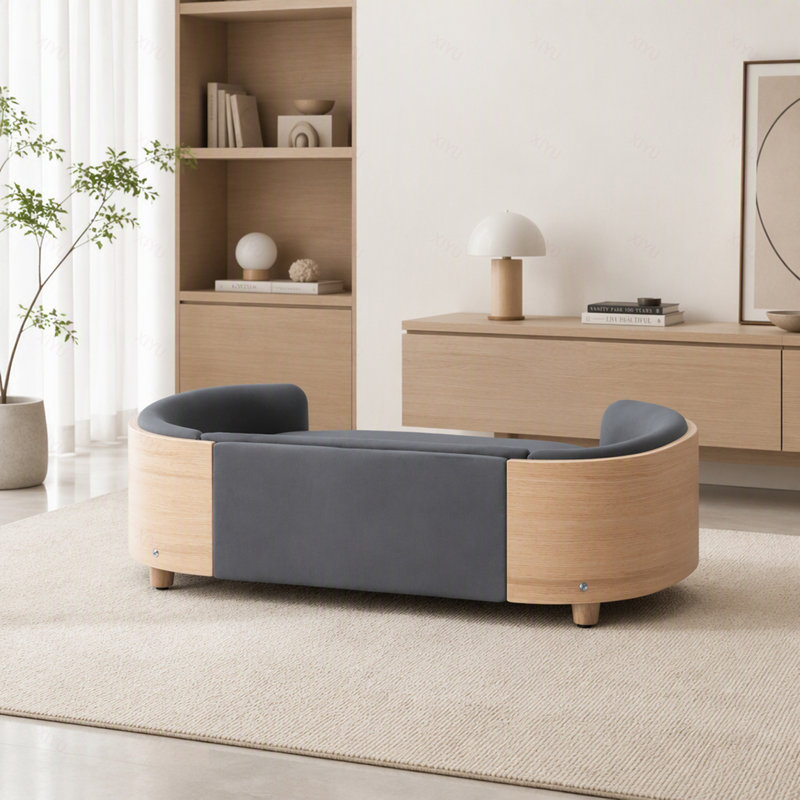 Lit pour chien surélevé de style scandinave avec pattes en bois massif et dossier en bois courbé, coussin en velours