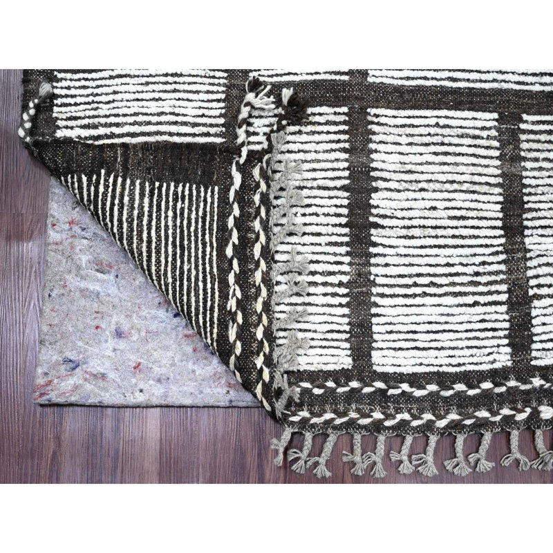 Tapis marguerite 6 pi 6 po x 9 pi, motif marocain tissé à la main, motif géométrique, laine douce, noué à la main, ton sur ton, velours texturé, tapis oriental
