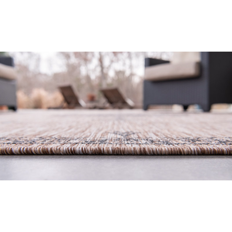 Cracraft Oriental Indoor / Outdoor Rug, Rectangle 4'1" x 6'1"