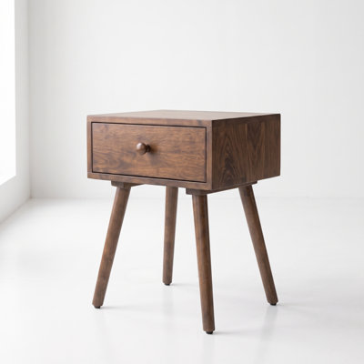 Solid Wood 1-Drawer Nightstand in Walnut, Mid-Century Modern End Table with Storage