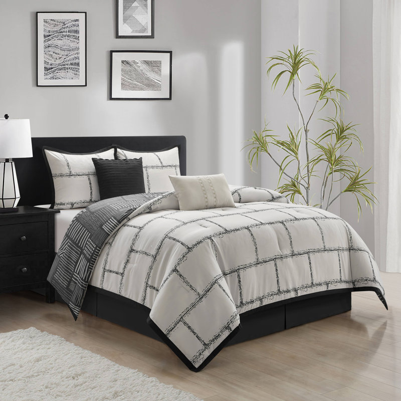 Daveisha Comforter Set, King Comforter + 2 King Shams + 2 Throw Pillows