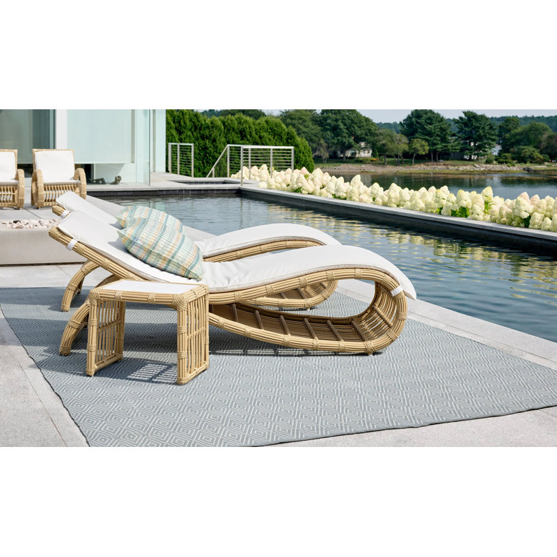 Diamond Handwoven Indoor/Outdoor Rug, Slate/Light Blue, Rectangle 2' x 3'