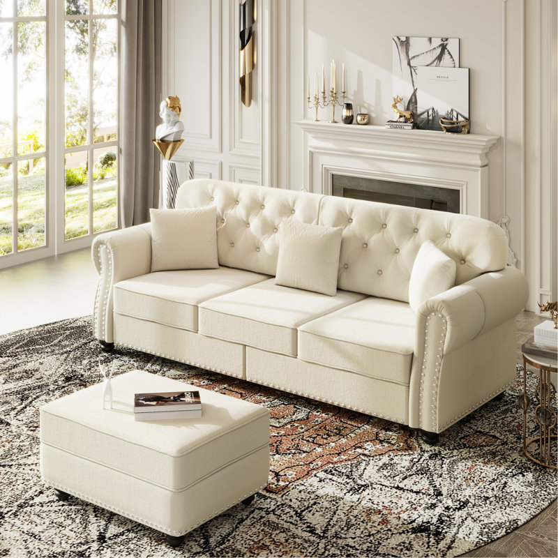 Canapé Chesterfield 82,6 po rembourré en velours avec garniture cloutée et accoudoirs roulés, canapé style Mid-Century moderne capitonné avec boutons, beige / blanc