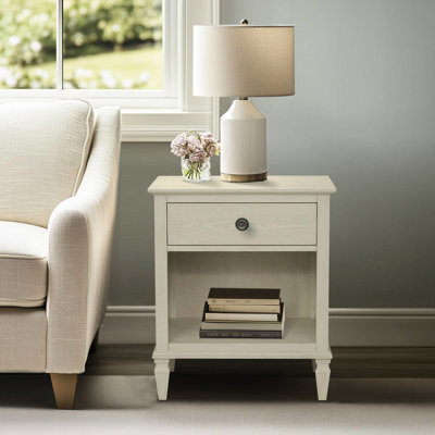 Table de chevet crème d'inspiration française avec compartiment de rangement ouvert 1 tablette 1 tiroir Finition naturelle brosses métalliques pleine extension Tiroirs en bois massif contreplaqué crème