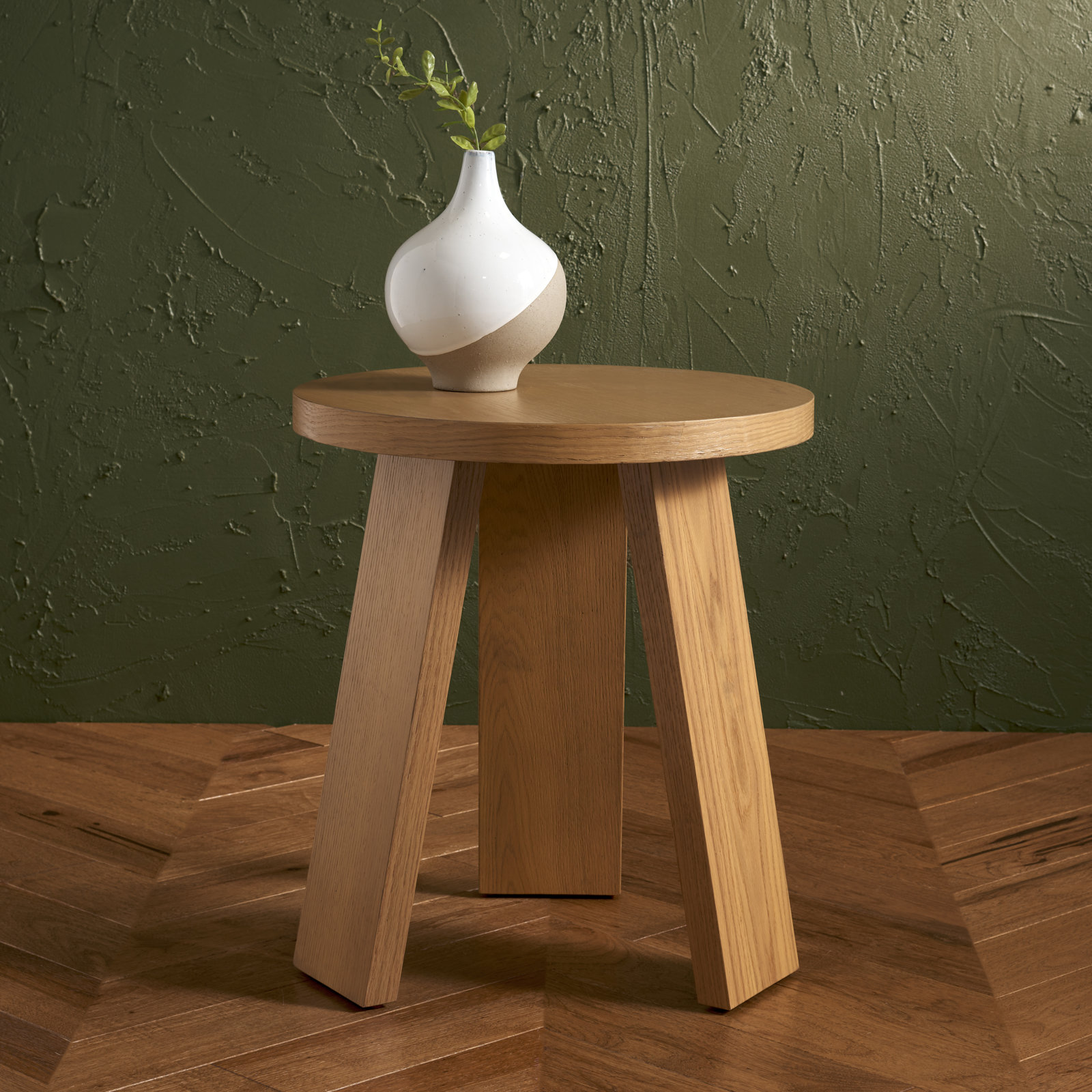 Mattelynn 20" End Table, Natural