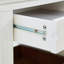 Table basse avec plateau pliable et tablette ouverte-431559943