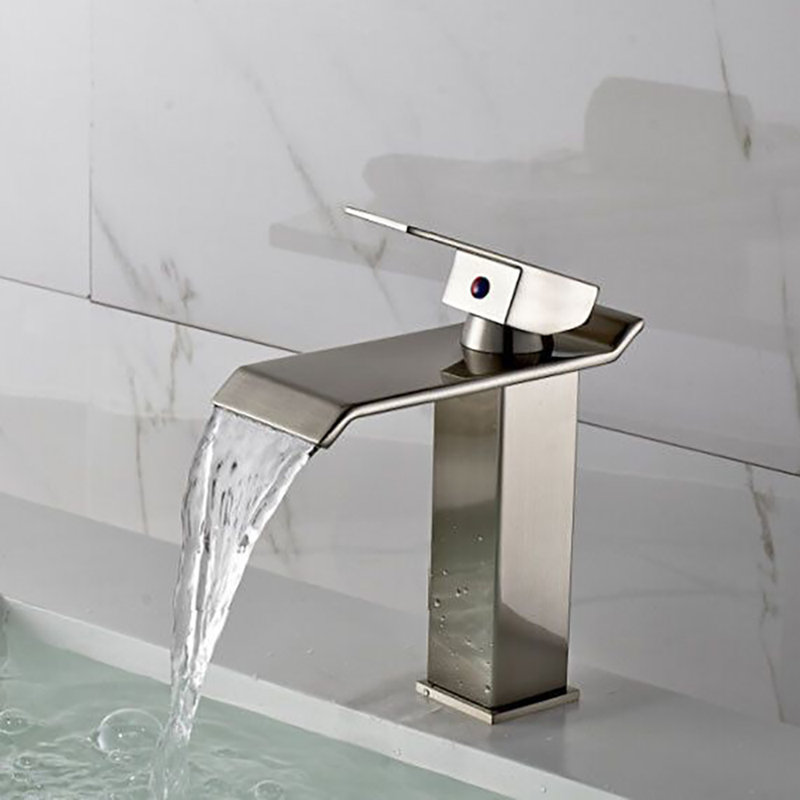 Système de robinet de douche à finition noir mat avec valve thermostatique et jet multifonction