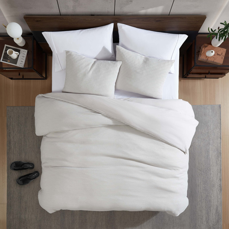 Kenneth Cole Solid Waffle Reversible Comforter Set, Queen Comforter + 2 Standard Shams, Gray