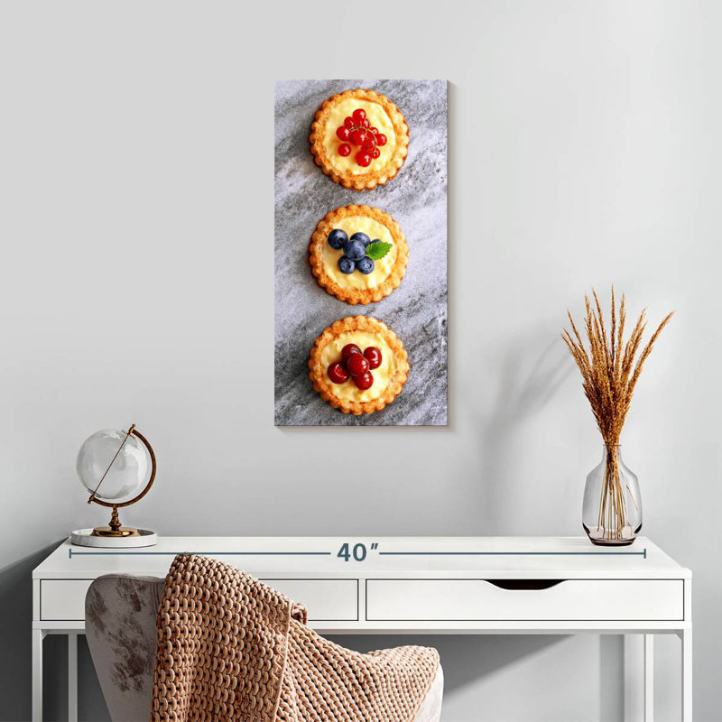 Tartelettes aux baies, H 24 po x l 12 po