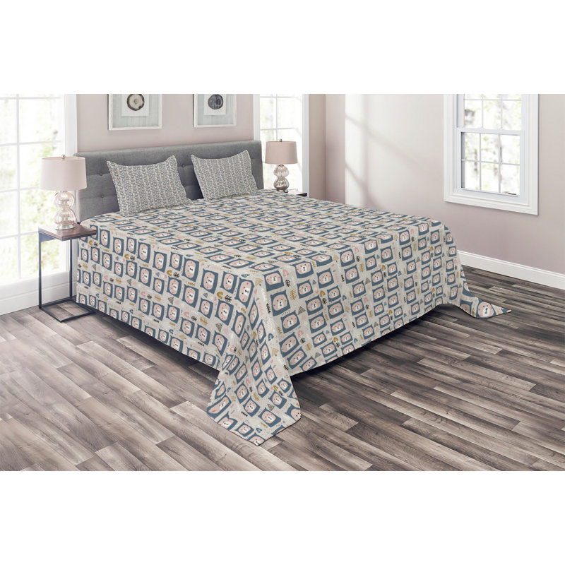Doodle Polyester Coverlet, King Bedspread + 2 Shams