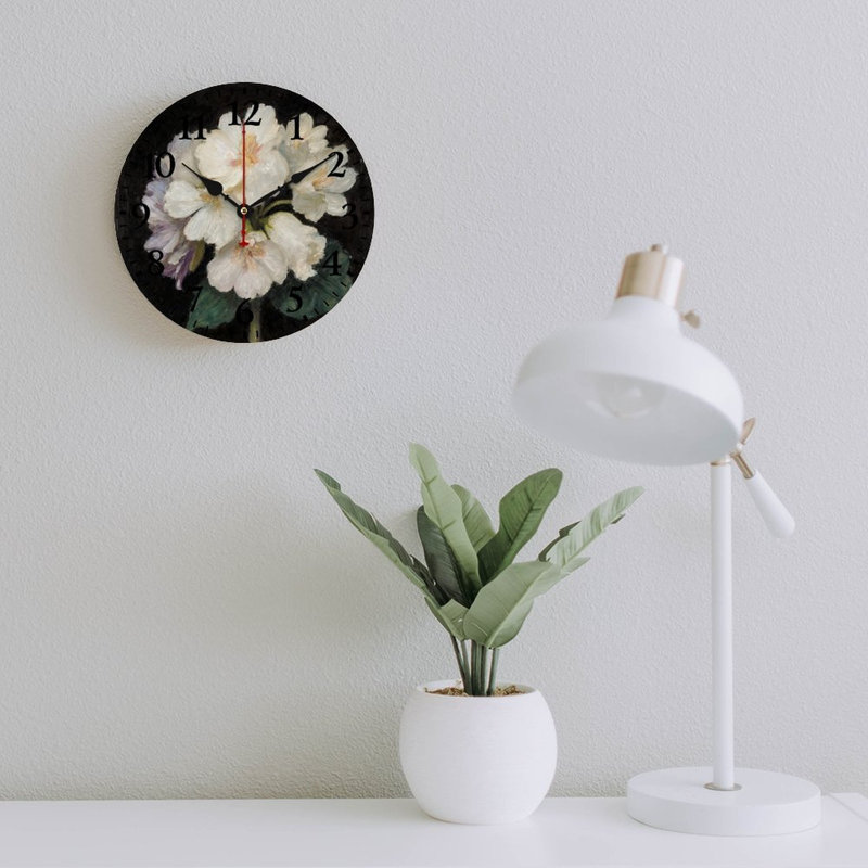 Horloge murale 12 po x 12 po White Flower On