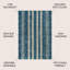 Tapis bleu / crème à rayures géométriques Ventress-88570957