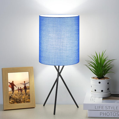 Lampe de table Beside avec base en métal noir, lampe de bureau moderne simple, lampe de table de chevet avec abat-jour en tissu de lin bleu, lampe de table d'appoint pour le bureau de la chambre à coucher, ampoule non incluse