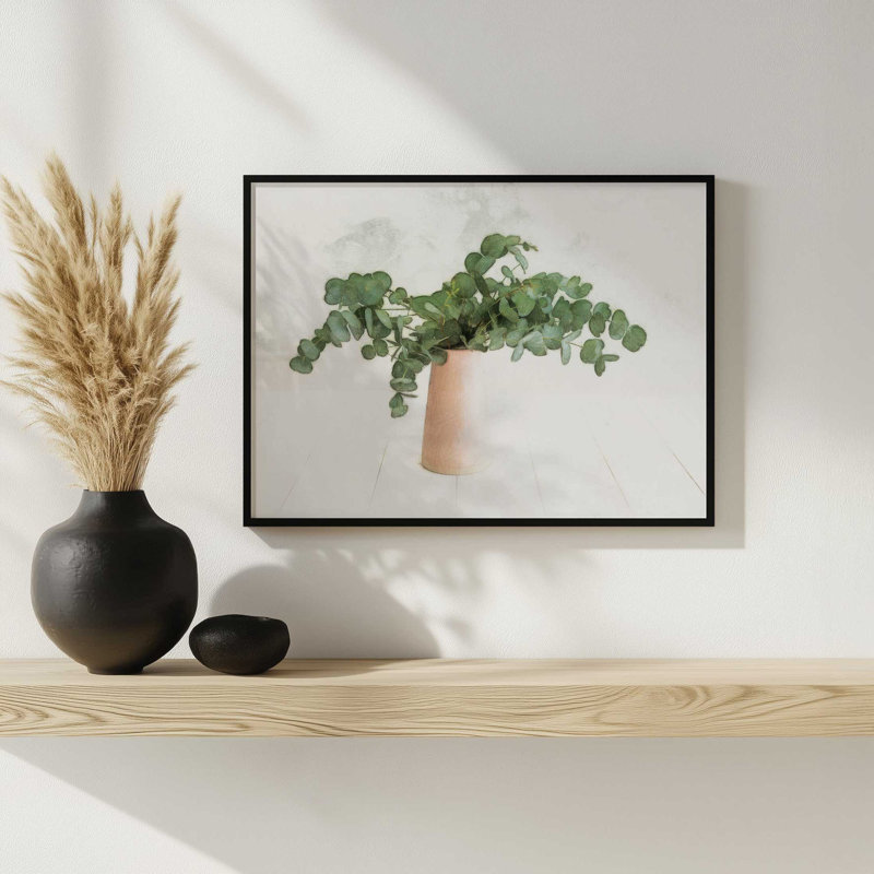 «Eucalyptus Still Life» par Dogwood, L 24 po x H 18 po, Impression encadrée, Doré
