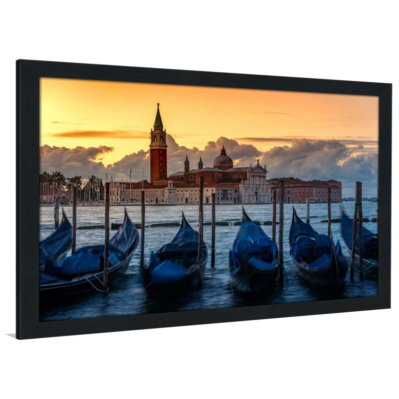 «Quiet Dawn», reproduction de photo encadrée, H 21,5 po x l 27,5 po x P 0,75 po, Cadre espresso