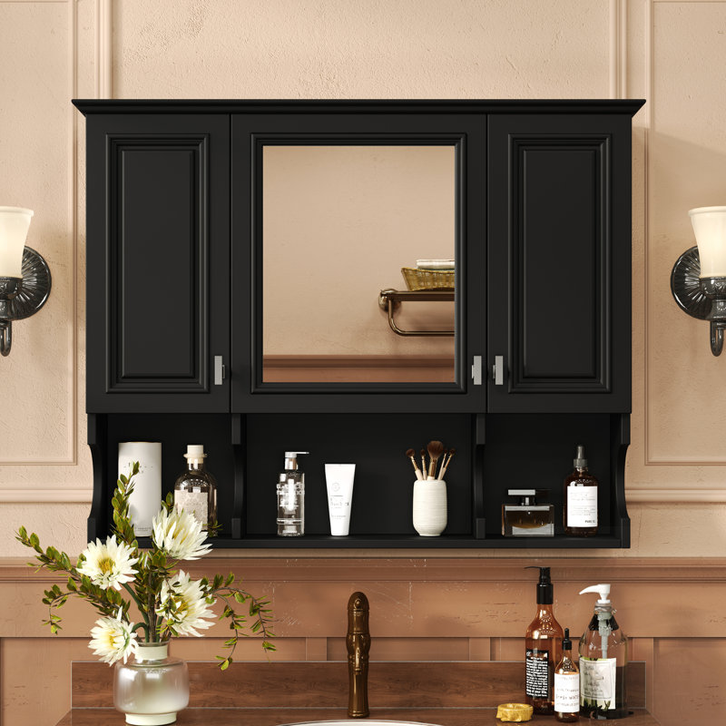 Armoire à pharmacie murale avec miroir et tablettes ouvertes, parfaite pour les solutions de rangement modernes et peu encombrantes.