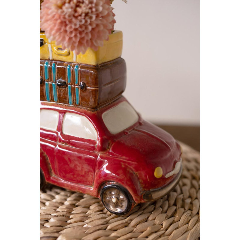 Voiture rouge en céramique avec porte-bagage