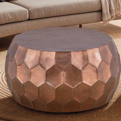 Table basse ronde en aluminium de 81 cm (32 po) avec piètement en diamant brillant, design martelé à la main, finition cuivre antique, grand espace pour les objets de décoration, forme hexagonale, facile à utiliser à la maison