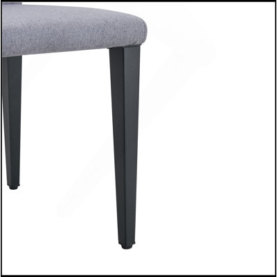 Ensemble de table et de chaises. Plateau de table en verre trempé de 79 po x 31,5 po avec pieds en métal noir en forme de X, traverse en panneau de fibres à densité moyenne à grain de bois texturé.