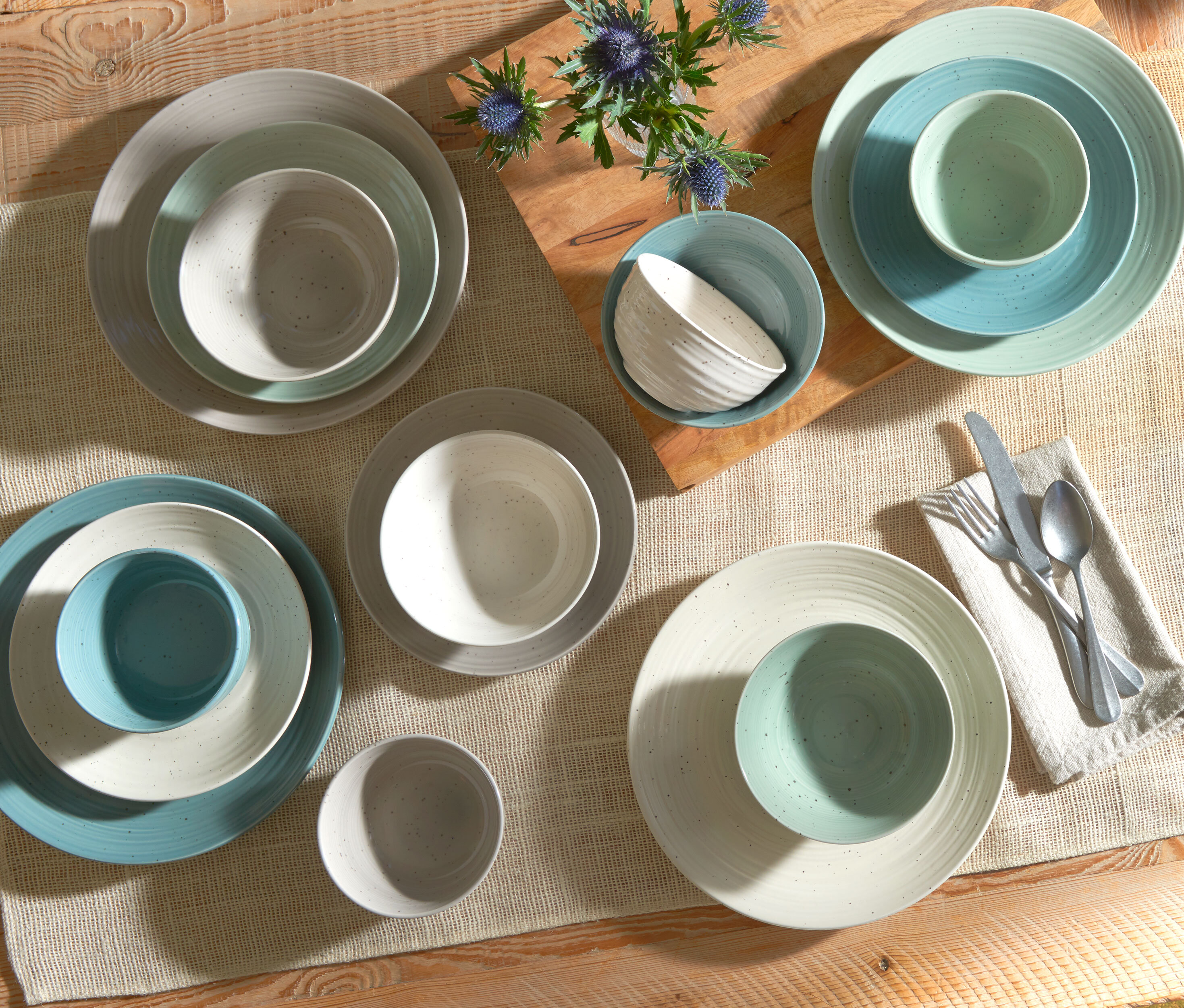 https://assets.wfcdn.com/im/17980904/compr-r85/1556/155659353/siterra-16-piece-dinnerware-set.jpg