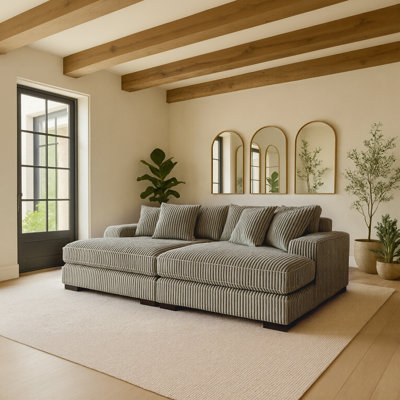 Lindyn Super Chaise