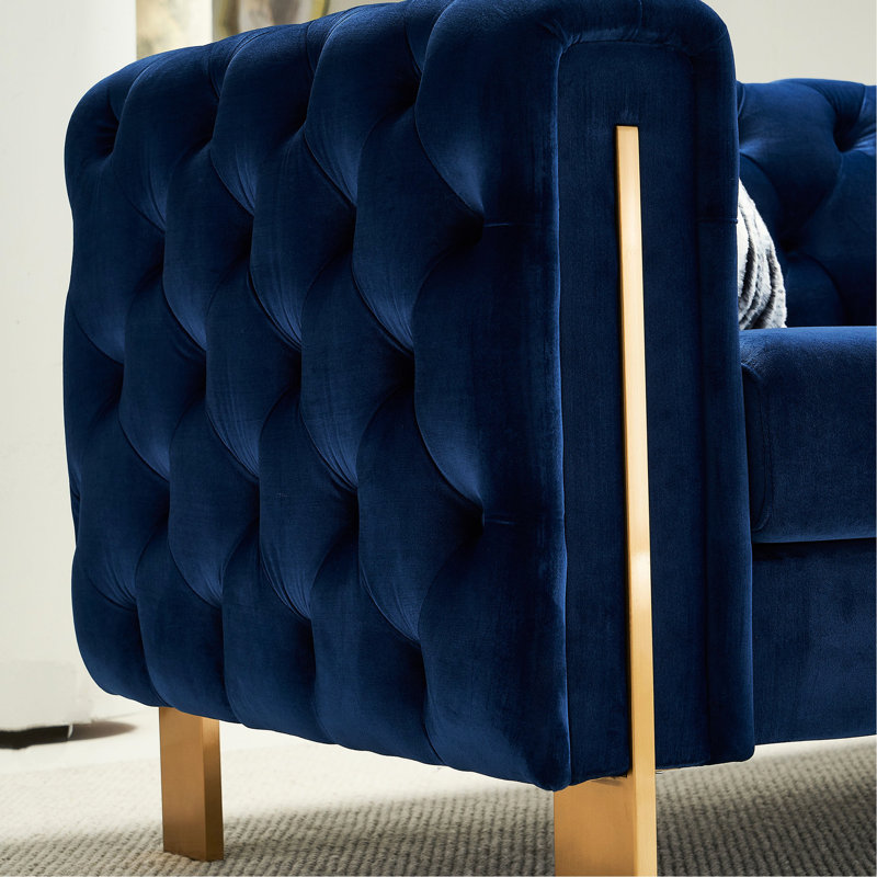 Salon en velours bleu de 82,06 po avec détails et pieds en métal doré, arrière de 82,06 po, Bleu