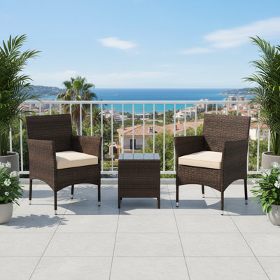 Ensemble de patio en osier 3 pièces, ensemble bistro en rotin d'extérieur avec coussins et table en verre trempé, ensemble de chaises de patio compactes pour conversation