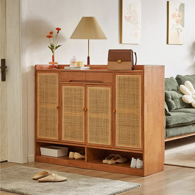 Rangement à chaussures moderne et minimaliste à plusieurs niveaux