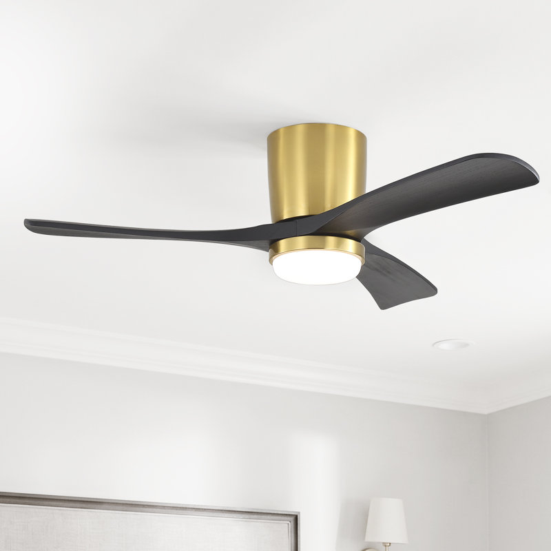 Ventilateur de plafond Kemp de 42 po à montage encastré, 3 pales en bois massif, éclairage DEL, télécommande silencieuse, or et noir