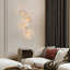 Applique murale moderne en verre 4 lumières au fini laiton brossé, abat-jour en cristal artistique avec lumières chaudes pour le salon et le couloir