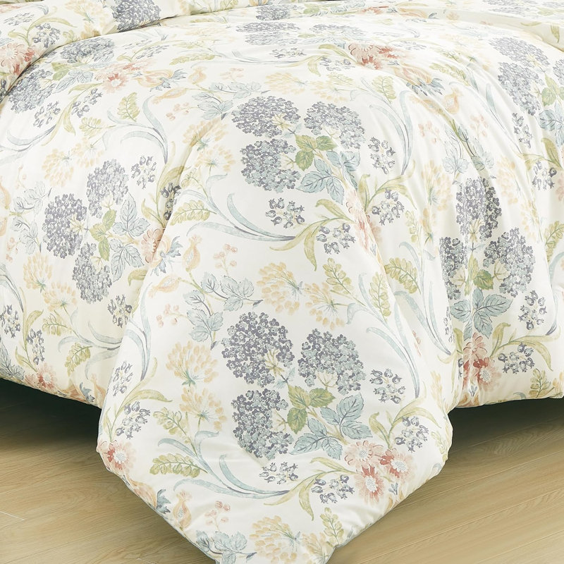 Alyssa Standard Floral Comforter, Full Comforter + 2 Standard Shams