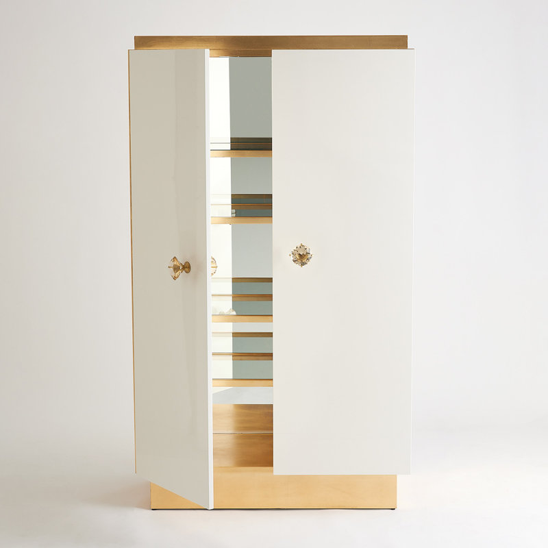 Grande armoire London