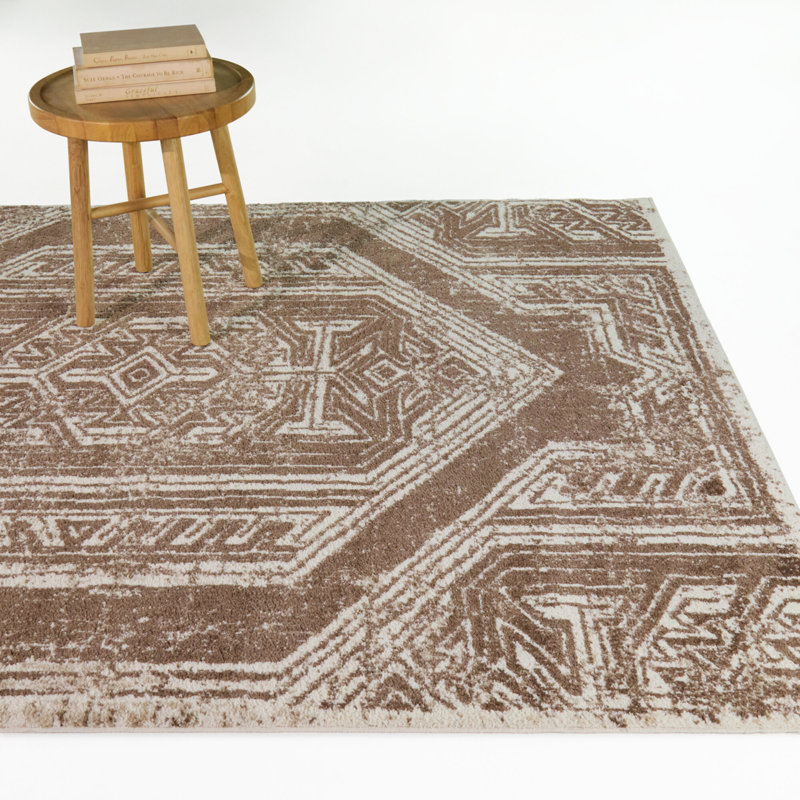 Harada Beige Southwestern Medallion Area Rug, 5'3" x 7'