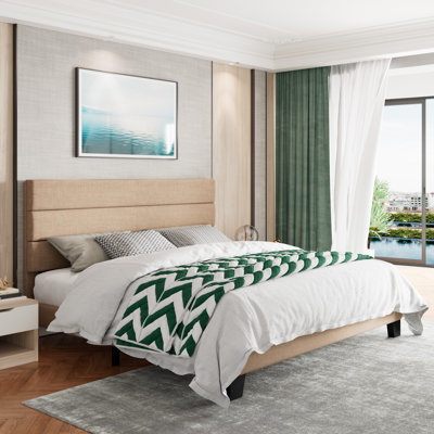 Lit plateforme Elison avec tête de lit tapissier en tissu et lattes en bois