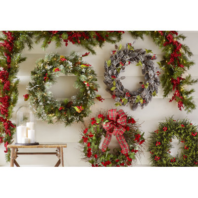 Faux Berry Plastic 20'' Wreath