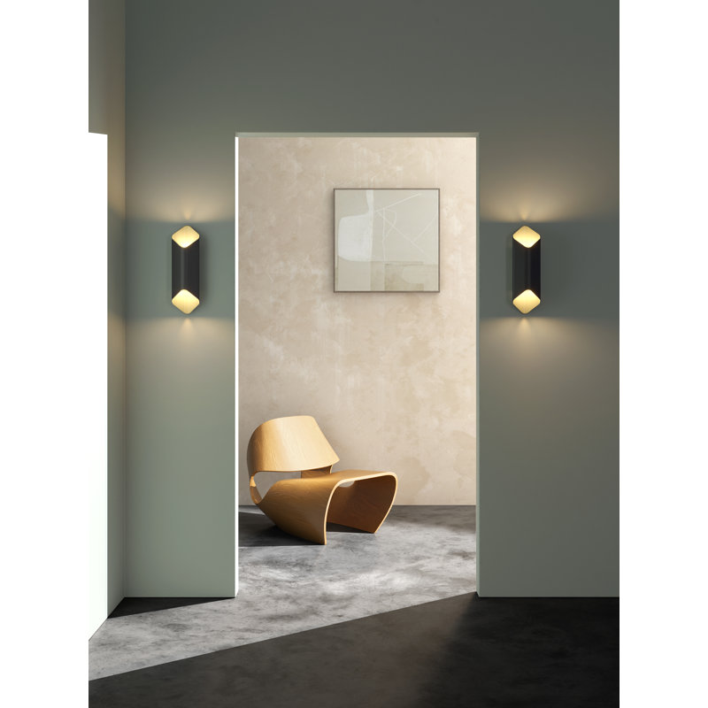 Ako 420 Phase, Matte Black, 522 Lumens, 16.54" H x 5.12" W x 3.74" D