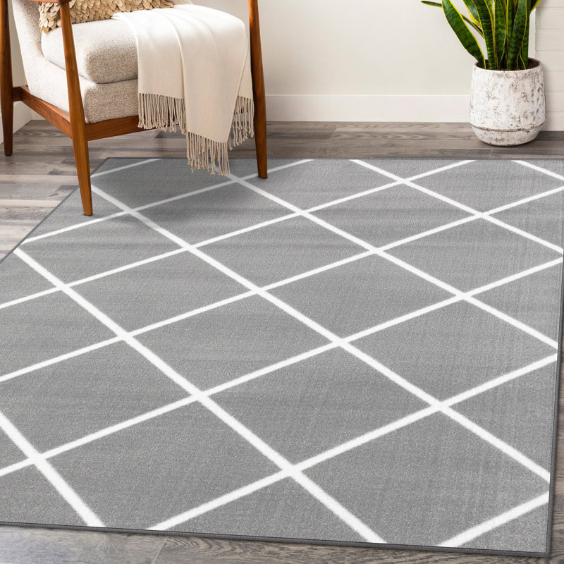 Tapis décoratif gris à motifs géométriques Bethina, Rectangle 4 pi x 5 pi