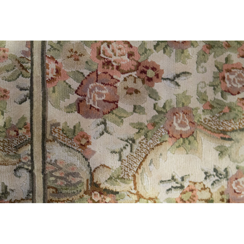 Hand-Knotted High-Quality Beige Area Rug