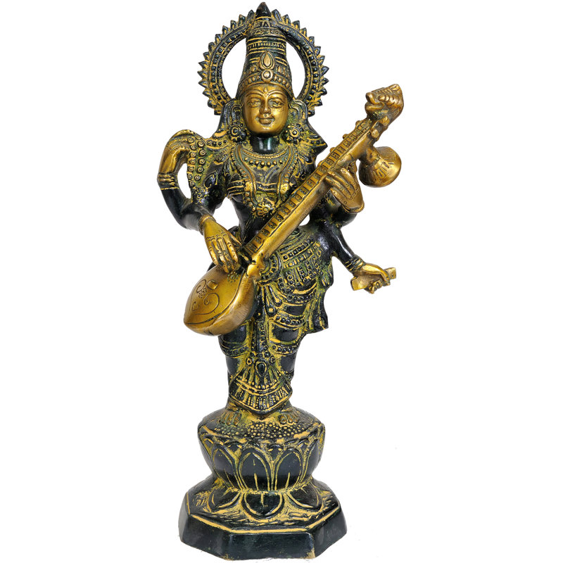 Saraswati debout jouant du Veena