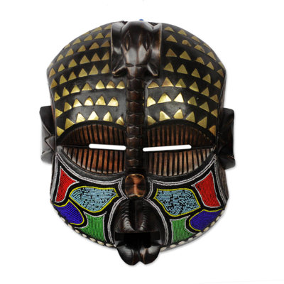 Masque en bois de perles akyiglinyi africain