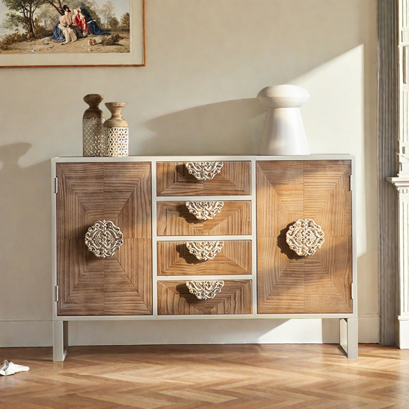 Buffet rétro en bois massif sculpté