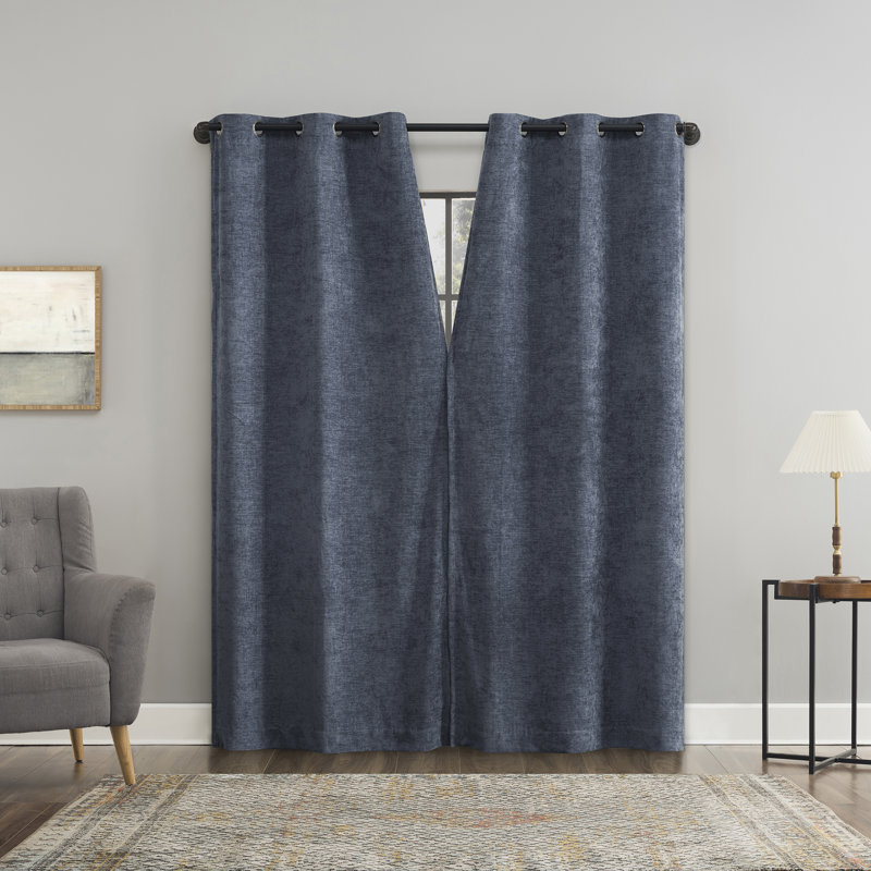 Panneau de rideau occultant 100% occultant en velours Sun Zero Isidora, Bleu, 40" W x 84" L
