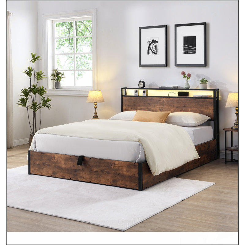 Lit double rustique brun avec cadre en bois massif et design rétro, parfait pour les chambres confortables et élégantes