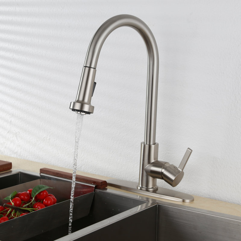 Robinet de cuisine à poignée simple pull down Streetsboro
