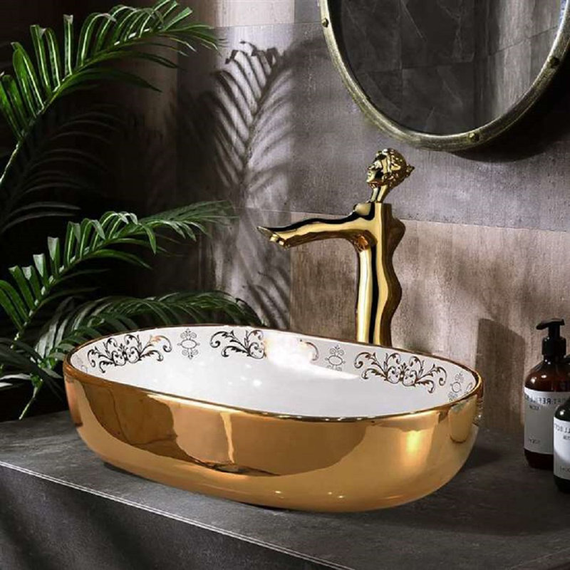 Robinet de lavabo sans contact en nickel brossé élégant et hygiénique pour une utilisation contemporaine dans les toilettes