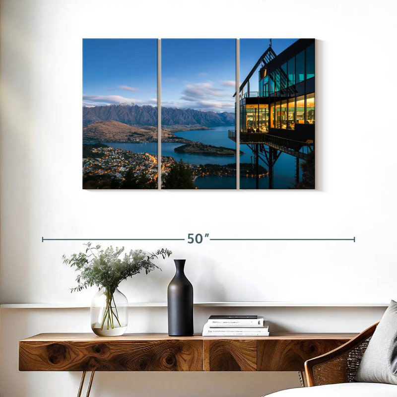 Queenstown Architecture, H 24 po x l 38 po