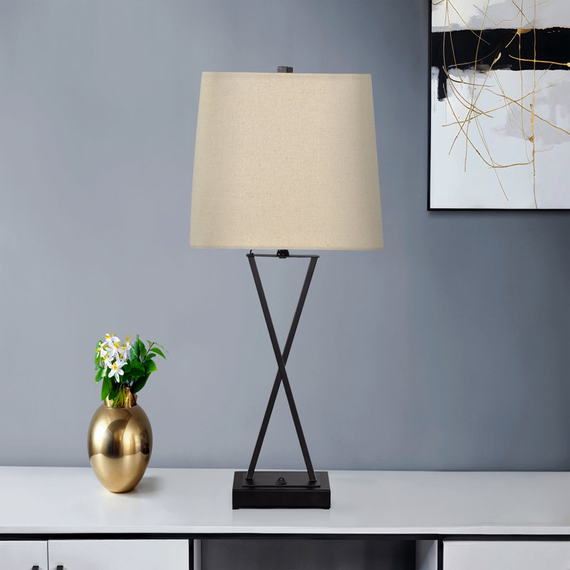 Lighting, H 25 po, lampe de table, port USB inclus, métal noir, abat-jour beige